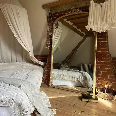Historic Manor House In The Heart Of Normandie بيت للعطل