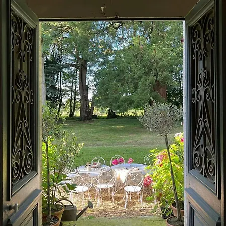 Historic Manor House In The Heart Of Normandie بيت للعطل *